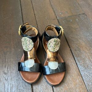 Chloe Black and Brown Sandals